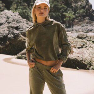 Free People Araminta James Velour Crop Hoodie – Khaki – Size 8 / Small – NWT